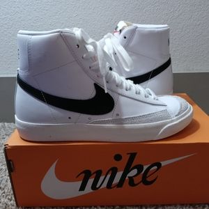 Nike Blazer Mid 77 Woman's 6.5